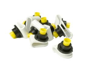 Queen-cell cup with holding clip (10 pcs)